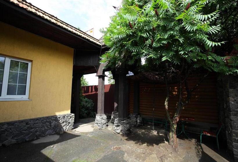 经济房, Medzhybozhskiy Zamok