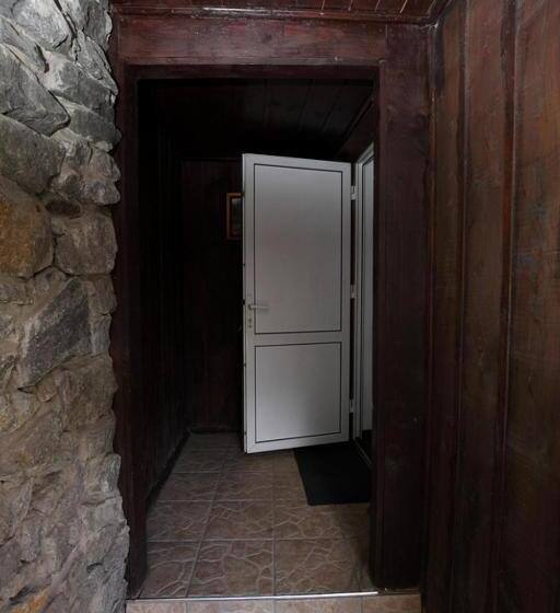 标准间, Medzhybozhskiy Zamok