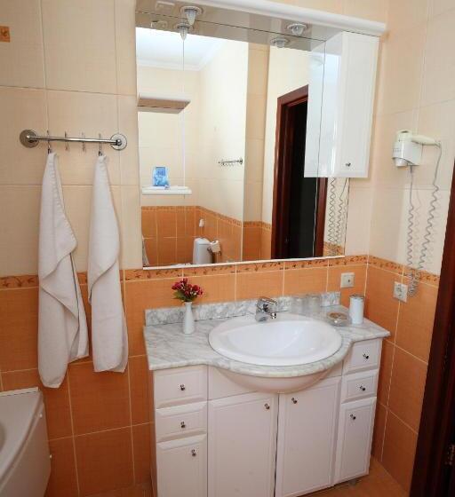 带阳台套房, Medzhybozhskiy Zamok