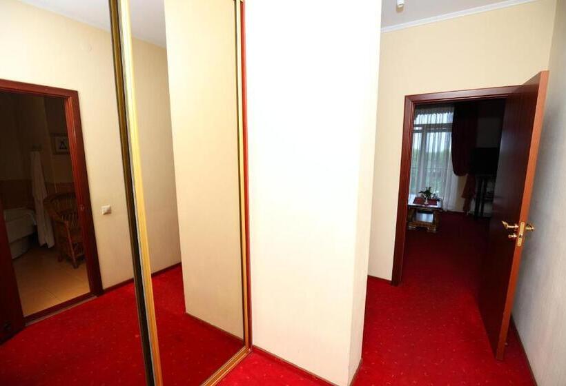 带阳台套房, Medzhybozhskiy Zamok