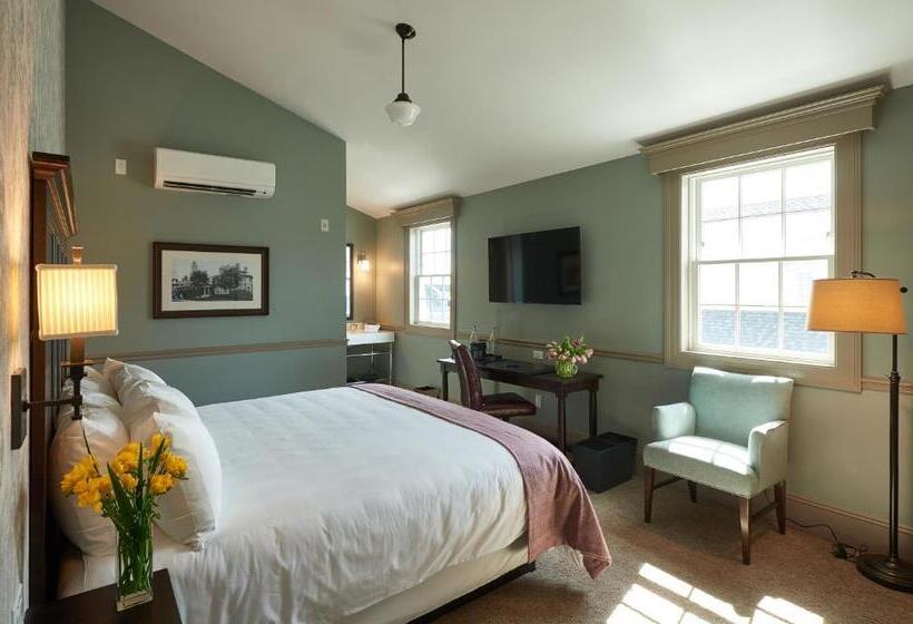 غرفة سوبيريور سرير كينج, The Groton Inn