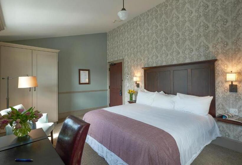 غرفة سوبيريور سرير كينج, The Groton Inn