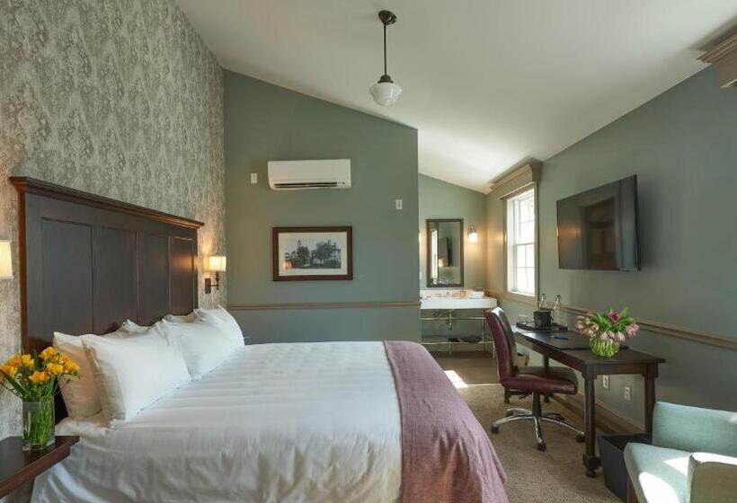 غرفة سوبيريور سرير كينج, The Groton Inn