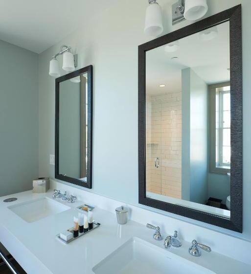 غرفة قياسية سرير كينج, The Groton Inn