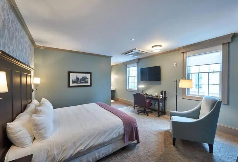 身障者適用キングサイズベッドルーム, The Groton Inn