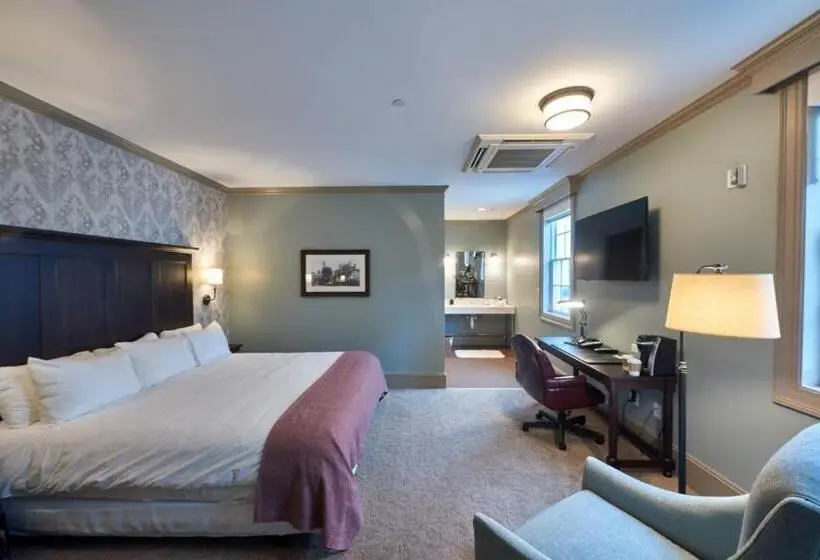 身障者適用キングサイズベッドルーム, The Groton Inn