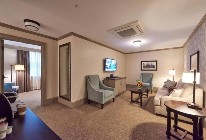 إستوديو قياسى, The Groton Inn