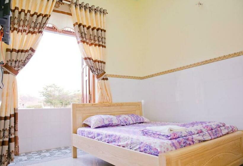 اتاق لوکس, Nhà Nghỉ Quê Ló