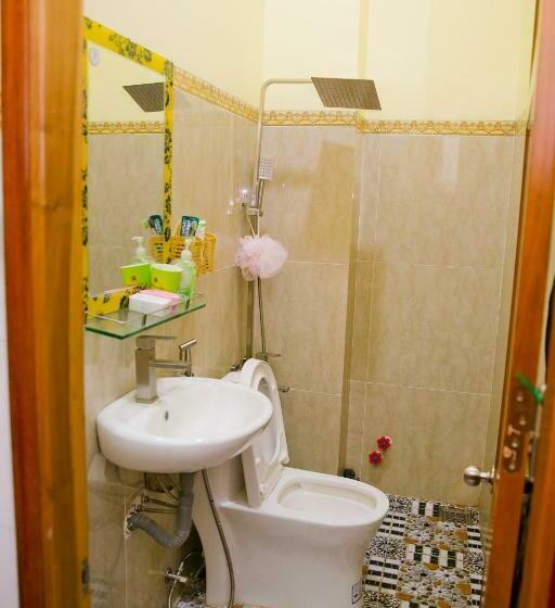 اتاق لوکس, Nhà Nghỉ Quê Ló