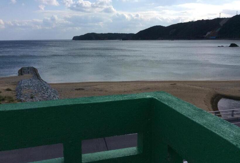 חדר משפחתי, 東のオズ