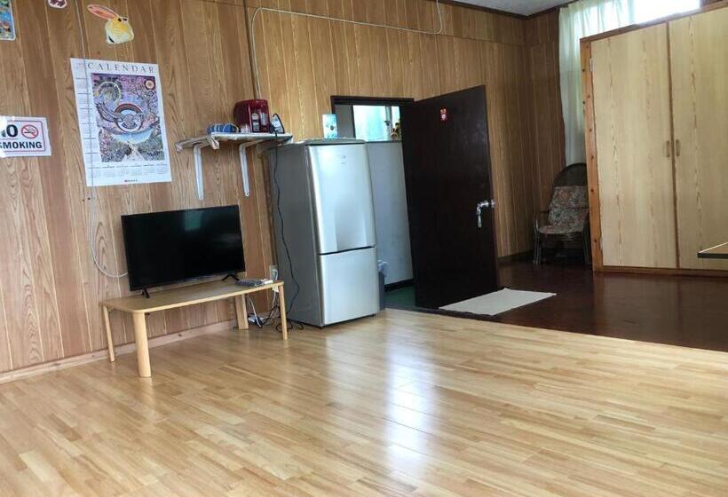 חדר משפחתי, 東のオズ