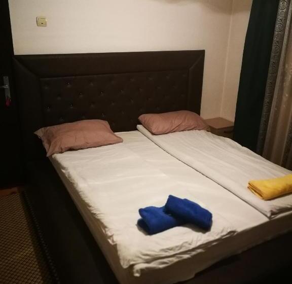4인용 스탠다드 룸, Bayrakova Guest House