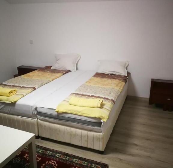 Четырехместный Номер Стандарт, Bayrakova Guest House