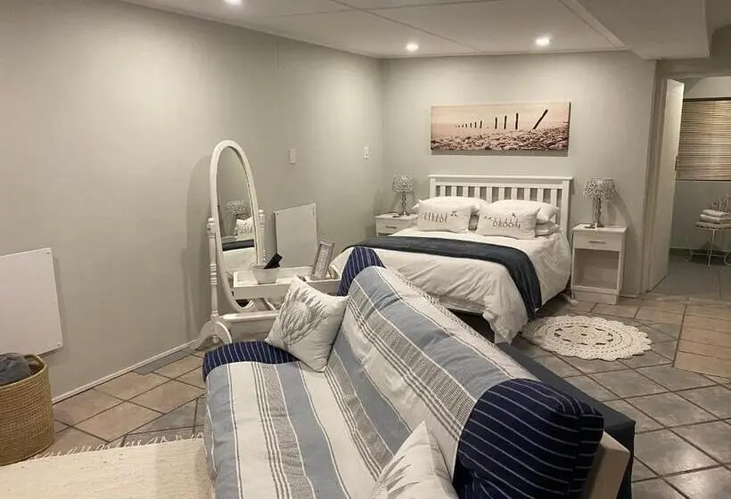 デラックススタジオ, Glenelg Road Guesthouse