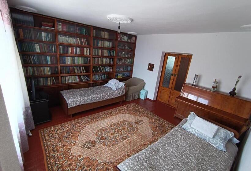 اتاق اکونومی, Meerim Guest House