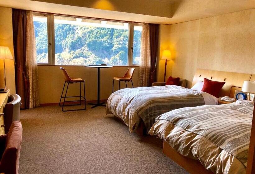 חדר סטנדרט נוף לגינה, Qraud Tosawashi Kougeimura