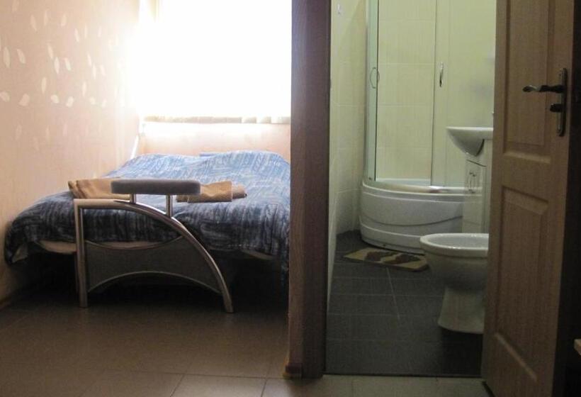 Семейный Номер, Mini Hotel Leon