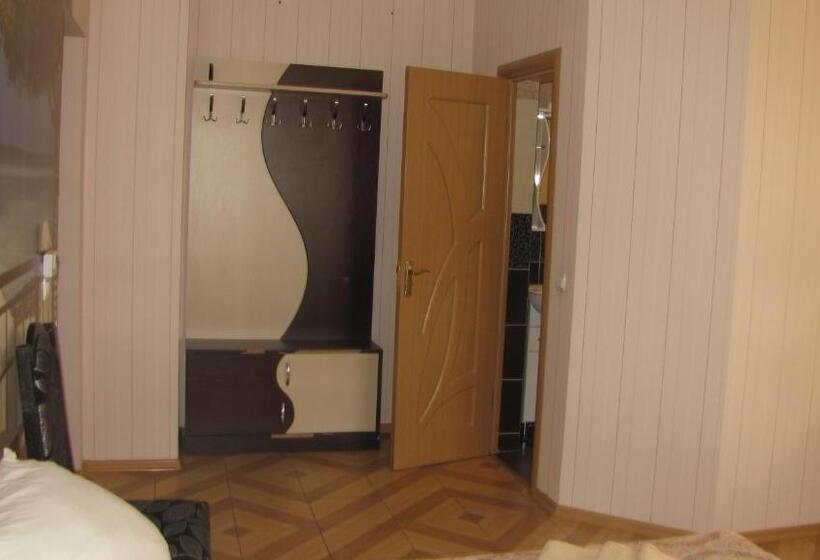 غرفة عائلية, Mini Hotel Leon