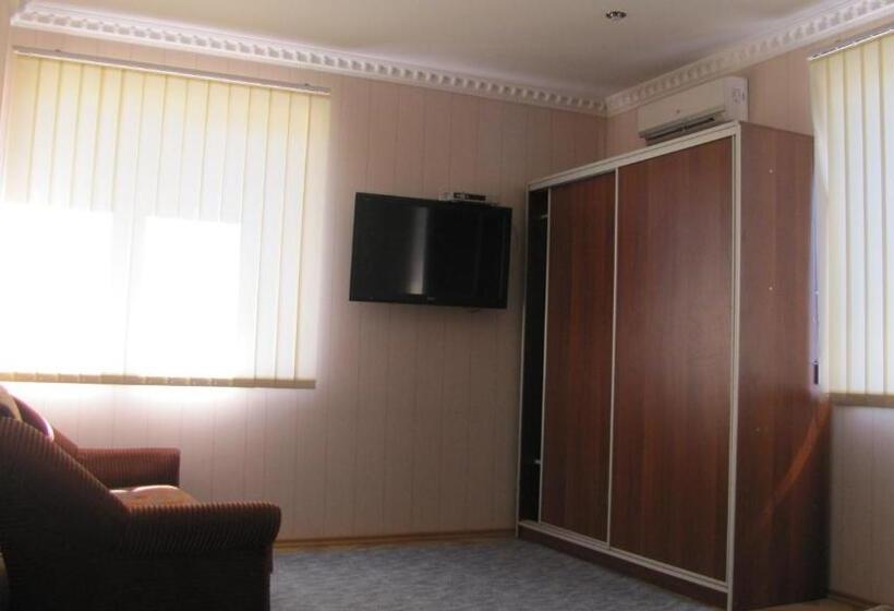 Семейный Номер, Mini Hotel Leon