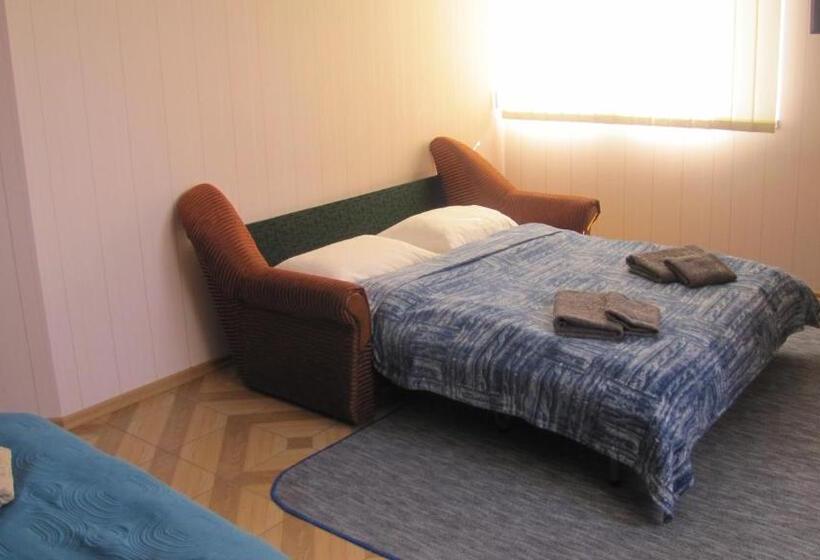 Семейный Номер, Mini Hotel Leon