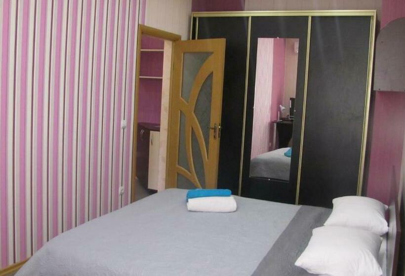 غرفة عائلية, Mini Hotel Leon
