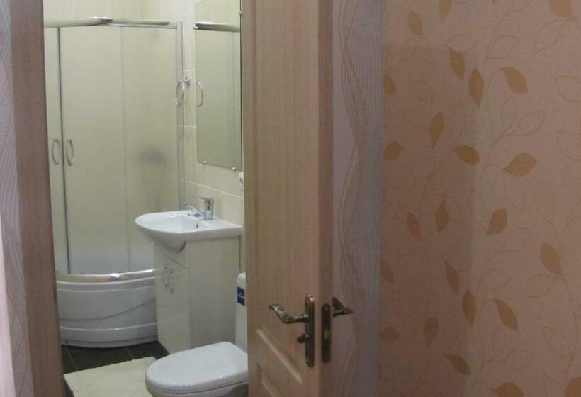 Семейный Номер, Mini Hotel Leon