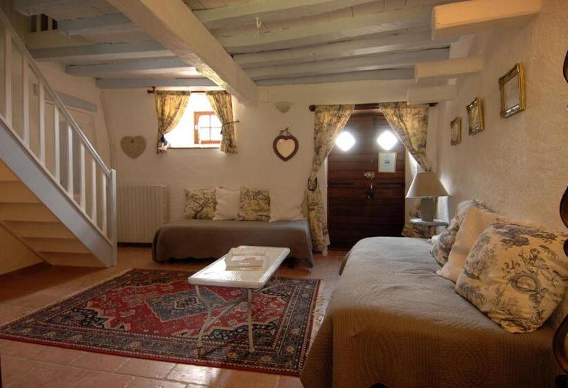 חדר משפחתי, Château Du Max