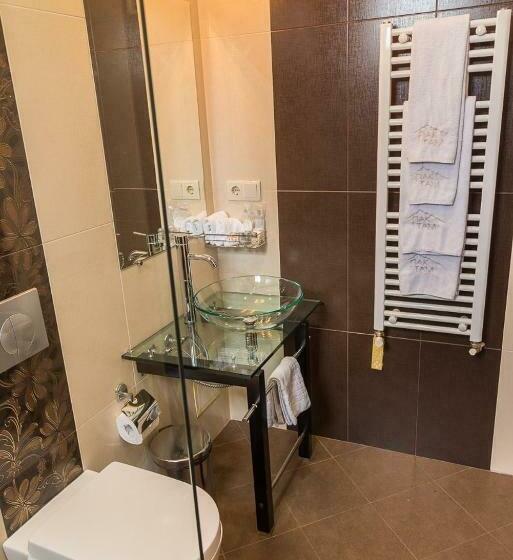 סטודיו דלוקס, Family Hotel Pak Tam