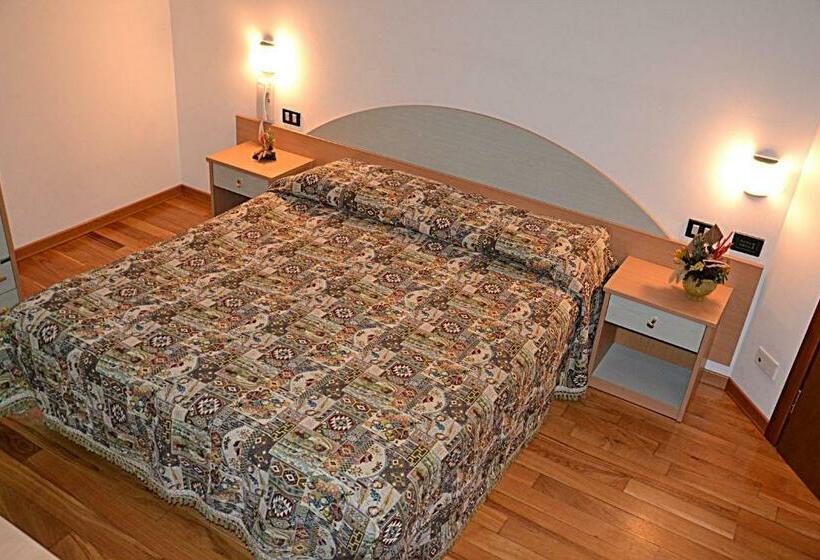 Номер Стандарт, Albergo Due Monti