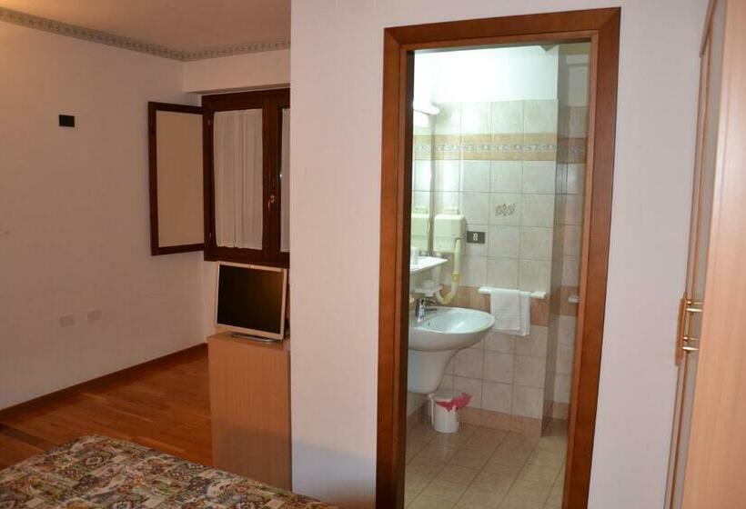 Номер Стандарт, Albergo Due Monti