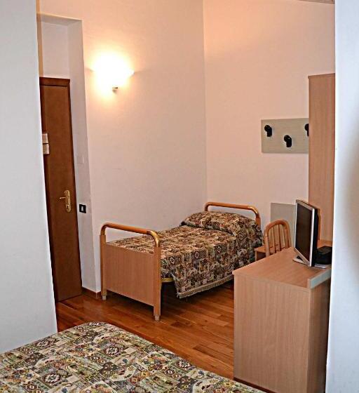 Четырехместный Номер Классик, Albergo Due Monti