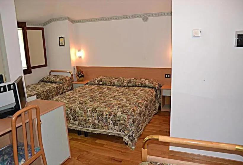 ４ベッドルームクラシックタイプ, Albergo Due Monti