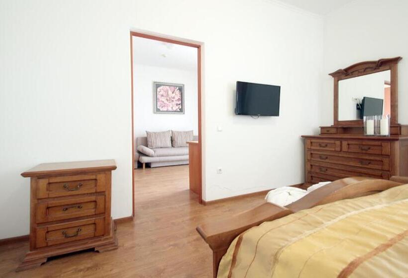 Люкс, Kook Hotel & Rest