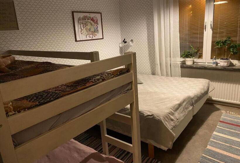 غرفة عائلية, Bed And Books På österlens Gästhärbärge