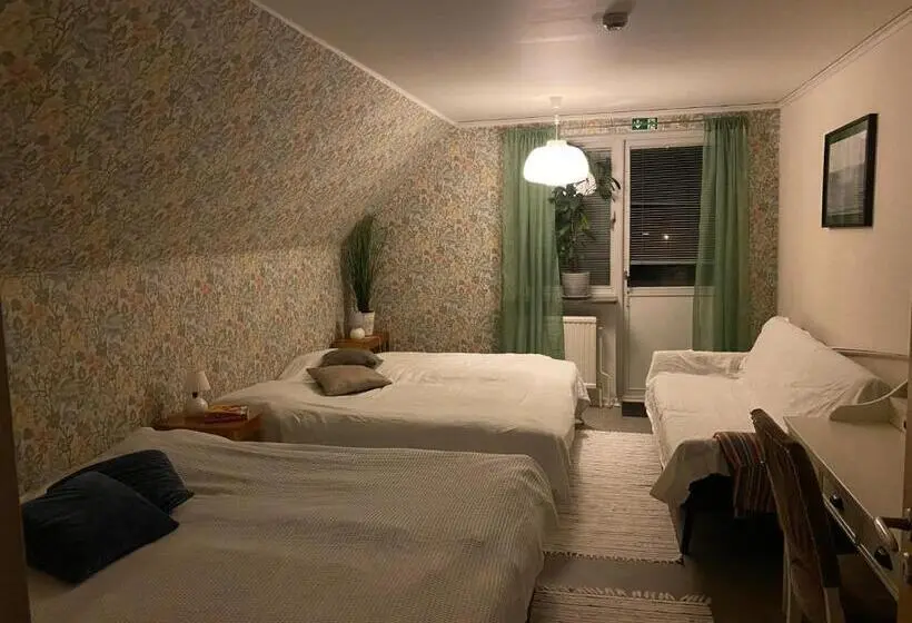 ファミリールーム, Bed And Books På österlens Gästhärbärge