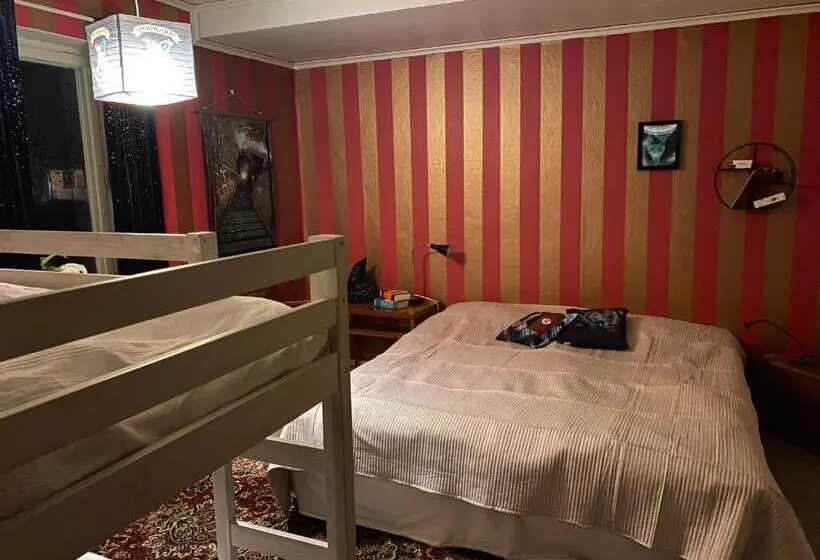 ファミリールーム, Bed And Books På österlens Gästhärbärge