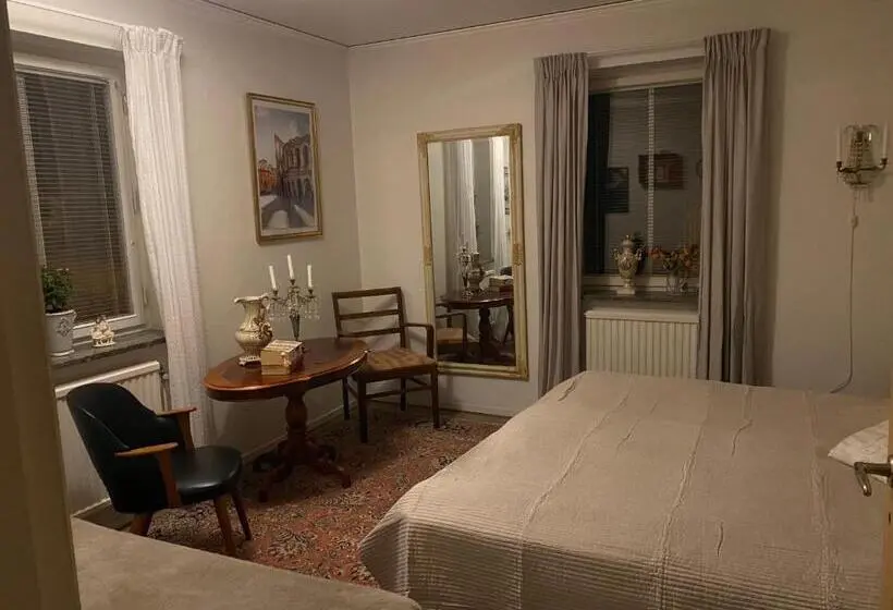 バス共有のスタンダードルーム, Bed And Books På österlens Gästhärbärge