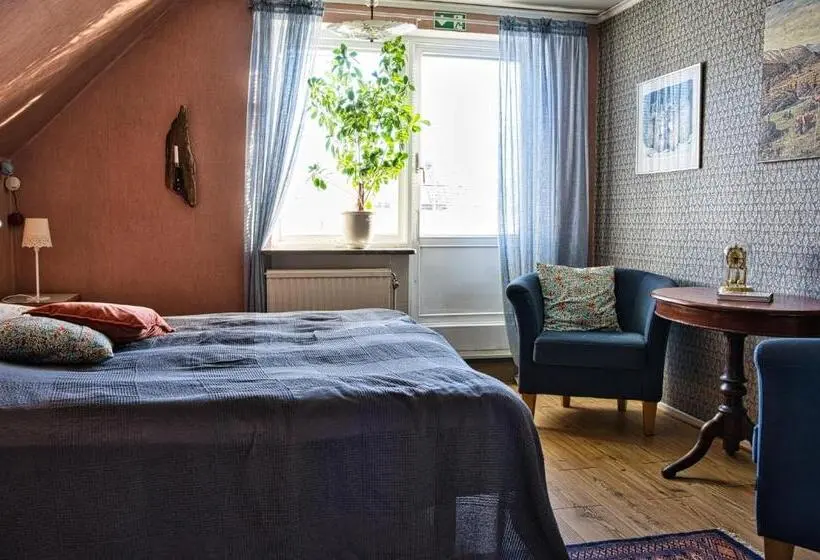 スタンダードルーム, Bed And Books På österlens Gästhärbärge