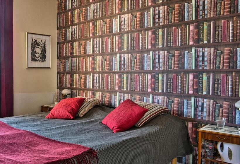 غرفة قياسية لذوى الاحتياجات الخاصة, Bed And Books På österlens Gästhärbärge