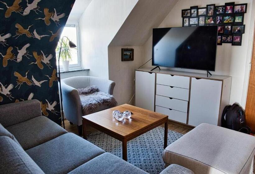 شقة غرفتين, Bed And Books På österlens Gästhärbärge