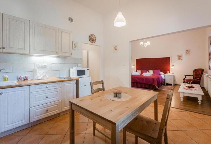 Апартаменты 1 Спальня, Penzion U Babky Bylinkářky