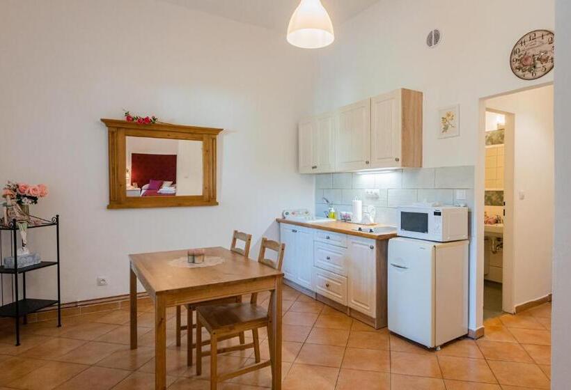 Апартаменты 1 Спальня, Penzion U Babky Bylinkářky