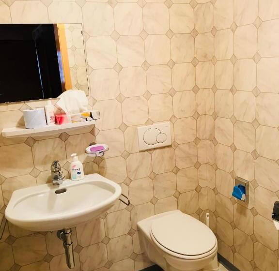 Standardzimmer mit Balkon, Gasthof Zum Bären