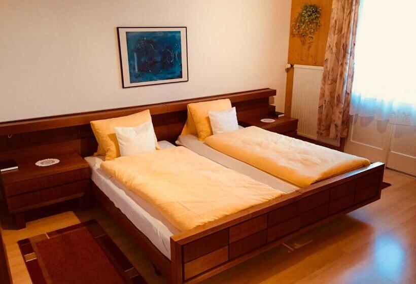 Standardzimmer mit Balkon, Gasthof Zum Bären