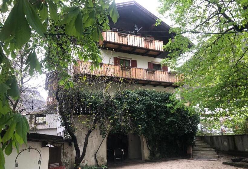 דירת חדר, Vintage Castle Schlosshof B&b