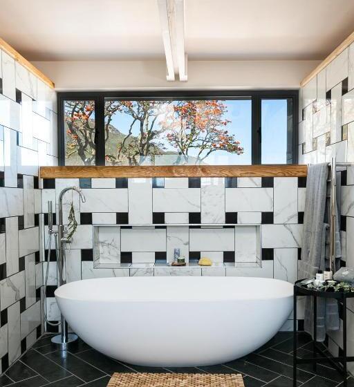 סוויטה אקזקיוטיב, Bosjes   Herehuis