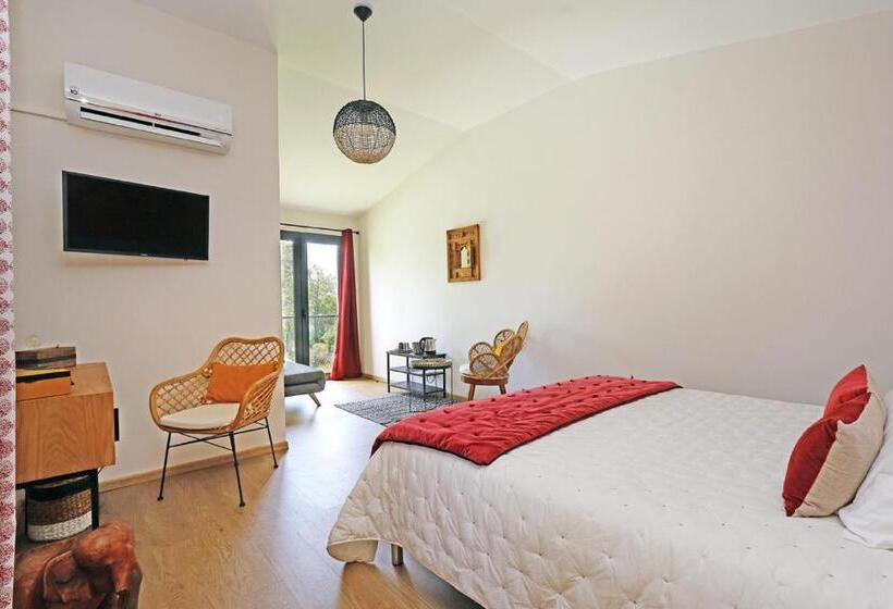 プールビュースイート, L Esprit Du Clain Chambres D Hôtes Bandb De Standing Proches Du Futuroscope Golf Et Lac De St Cyr