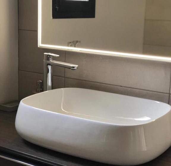 プールビュースイート, L Esprit Du Clain Chambres D Hôtes Bandb De Standing Proches Du Futuroscope Golf Et Lac De St Cyr