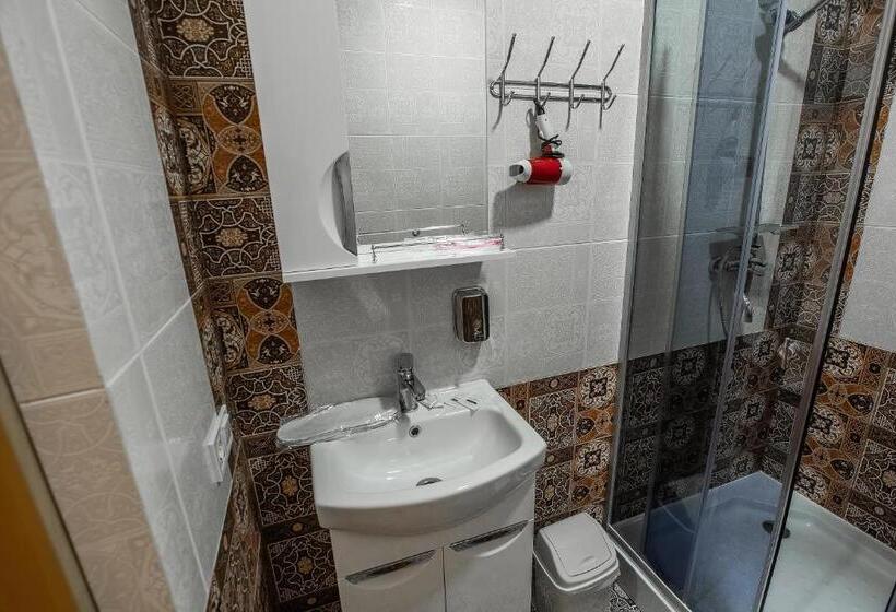 Deluxe Rum, золота гора