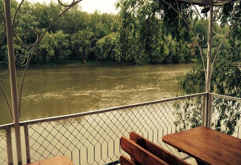 Family Room, рыбное место